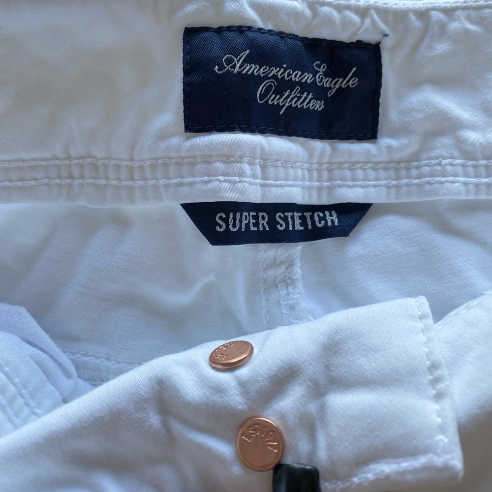 🚫SOLD🚫 AEO white Jeans - Picture 4 of 6